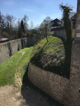 Hrad Nové Hrady - suchý příkop